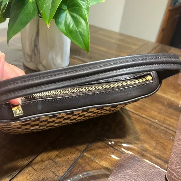 Louis Vuitton Brown and Tan Checkered Shoulder Bag - Picture 6 of 14